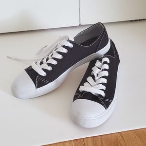 New Mossimo Black Converse Style Sneakers